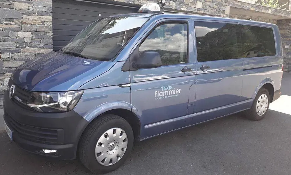 véhicule 8 places Savoiewebp